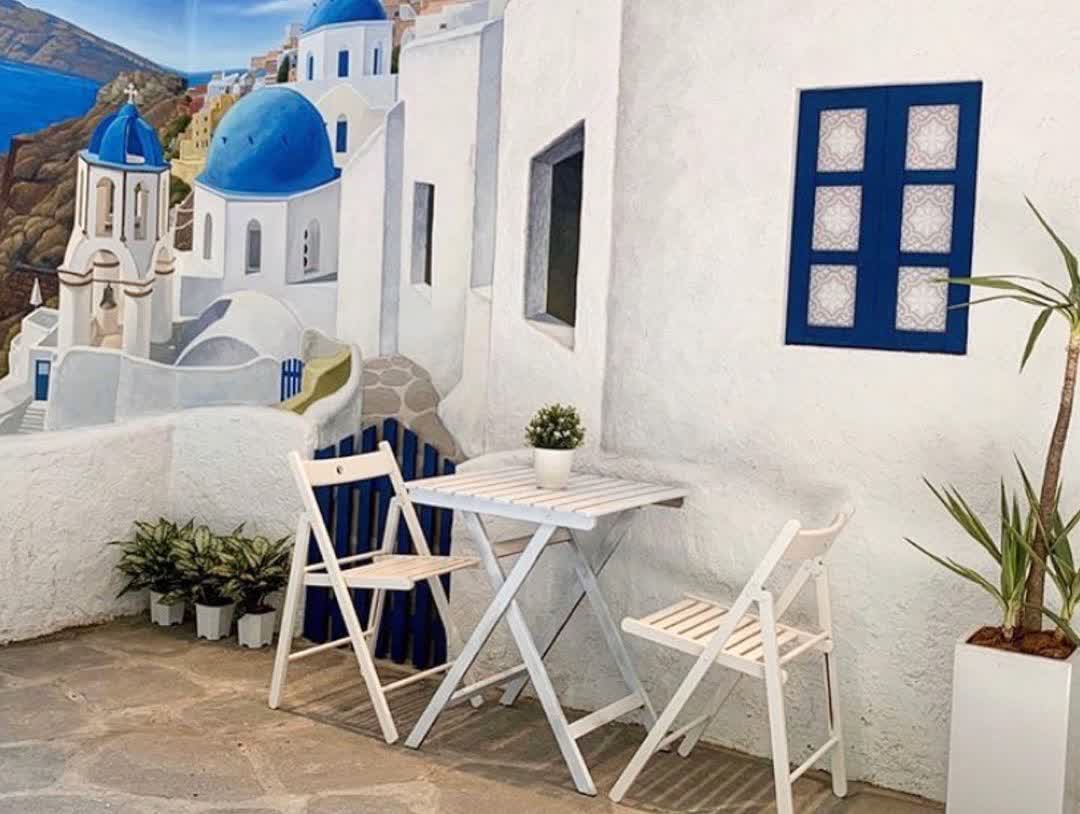 Leone Restaurant & Bar