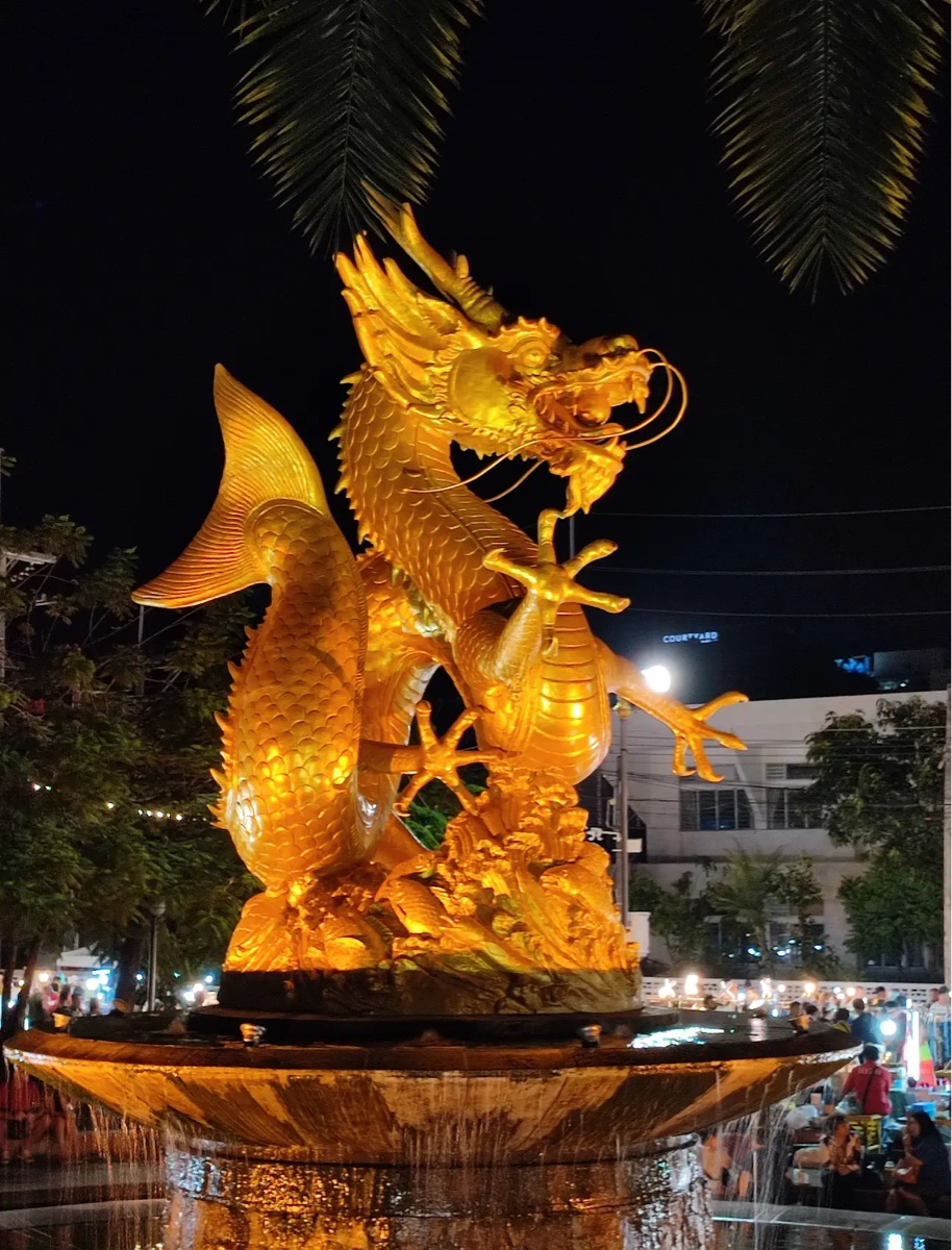 Wua Lai Walking Street Saturday Market | 去趣 chicTrip