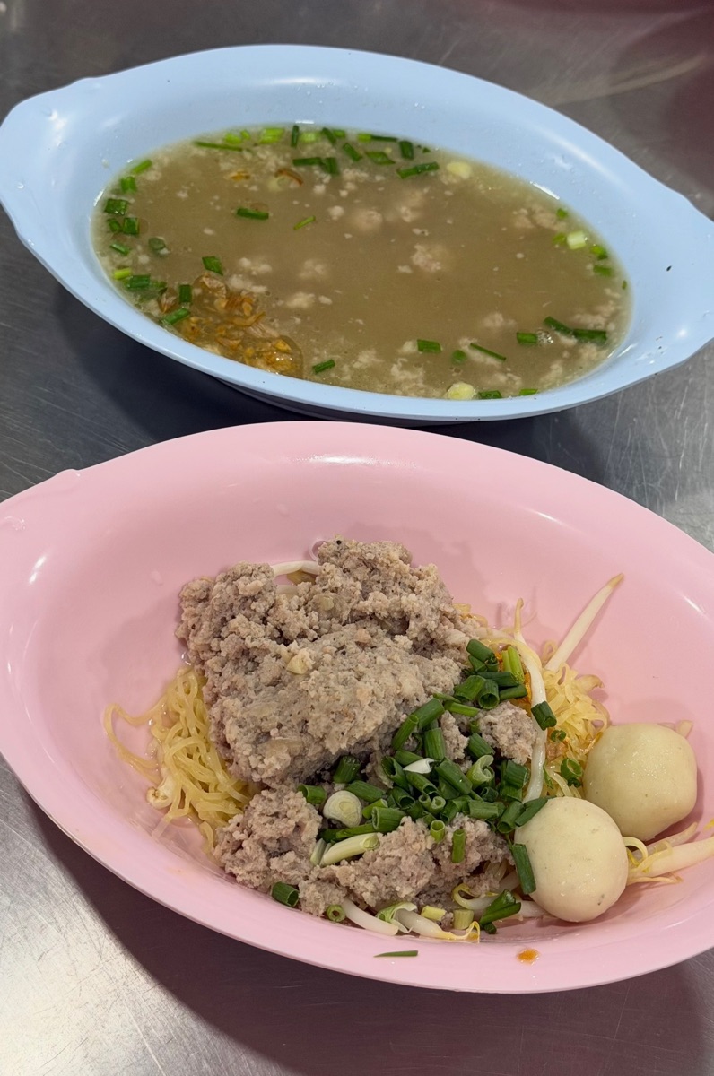 Rung Rueang Pork Noodles | 去趣 chicTrip