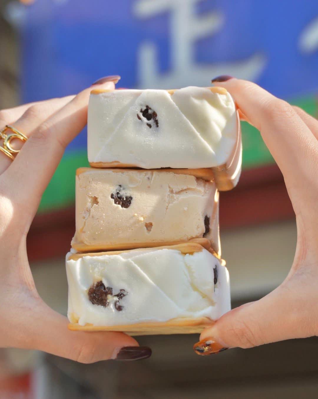 正典牛乳大王 餅乾三明治冰磚 | 去趣 chicTrip