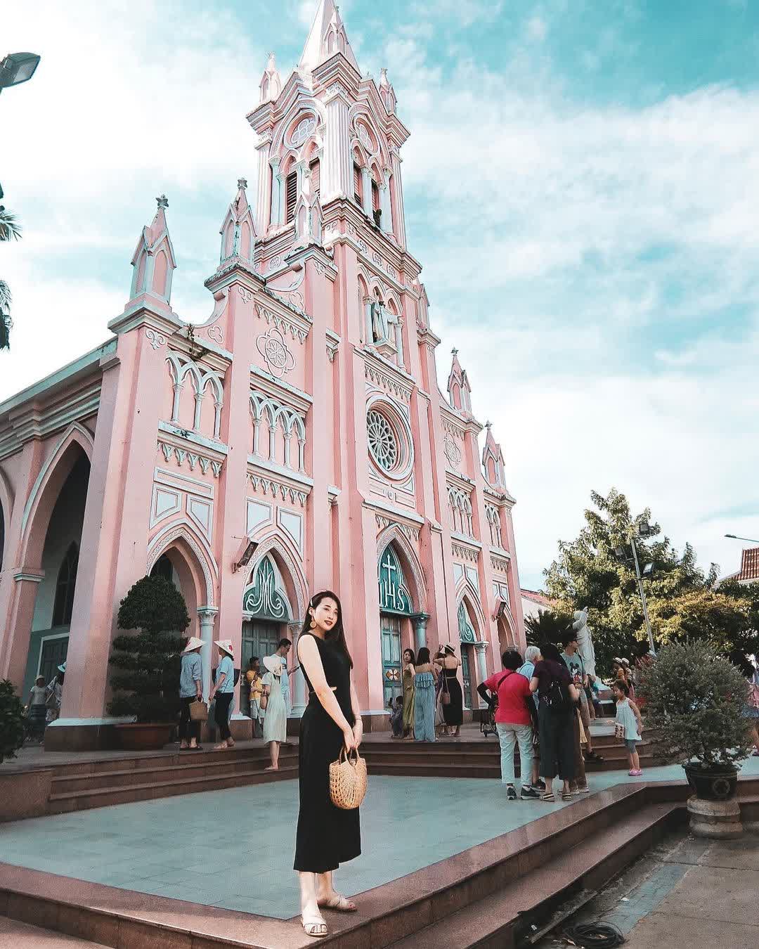 峴港粉紅教堂 (Da Nang Cathedral) | 去趣 chicTrip