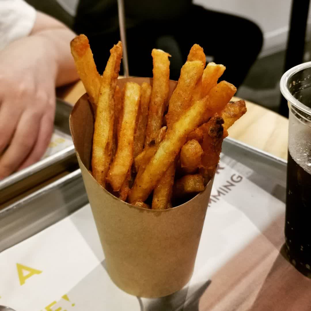 ZAC ZAG 一樂炸雞 ｜ KOREAN CHICKEN 必吃韓式炸雞 漢堡 奶昔 推薦美食 | 去趣 chicTrip