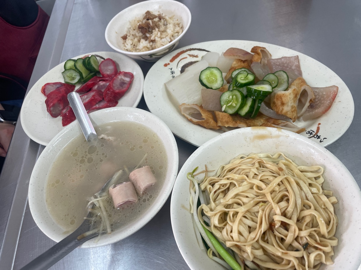 六號碼頭麵店-五層豬腸湯 | 去趣 chicTrip
