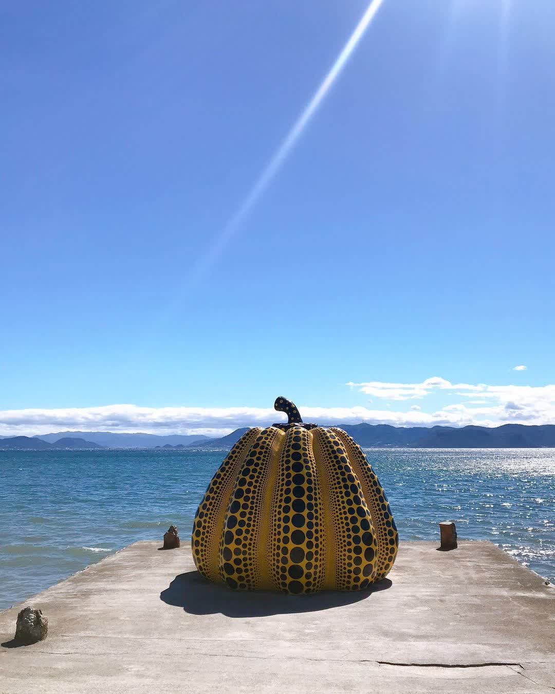 草間彌生「赤南瓜」 | 去趣 chicTrip