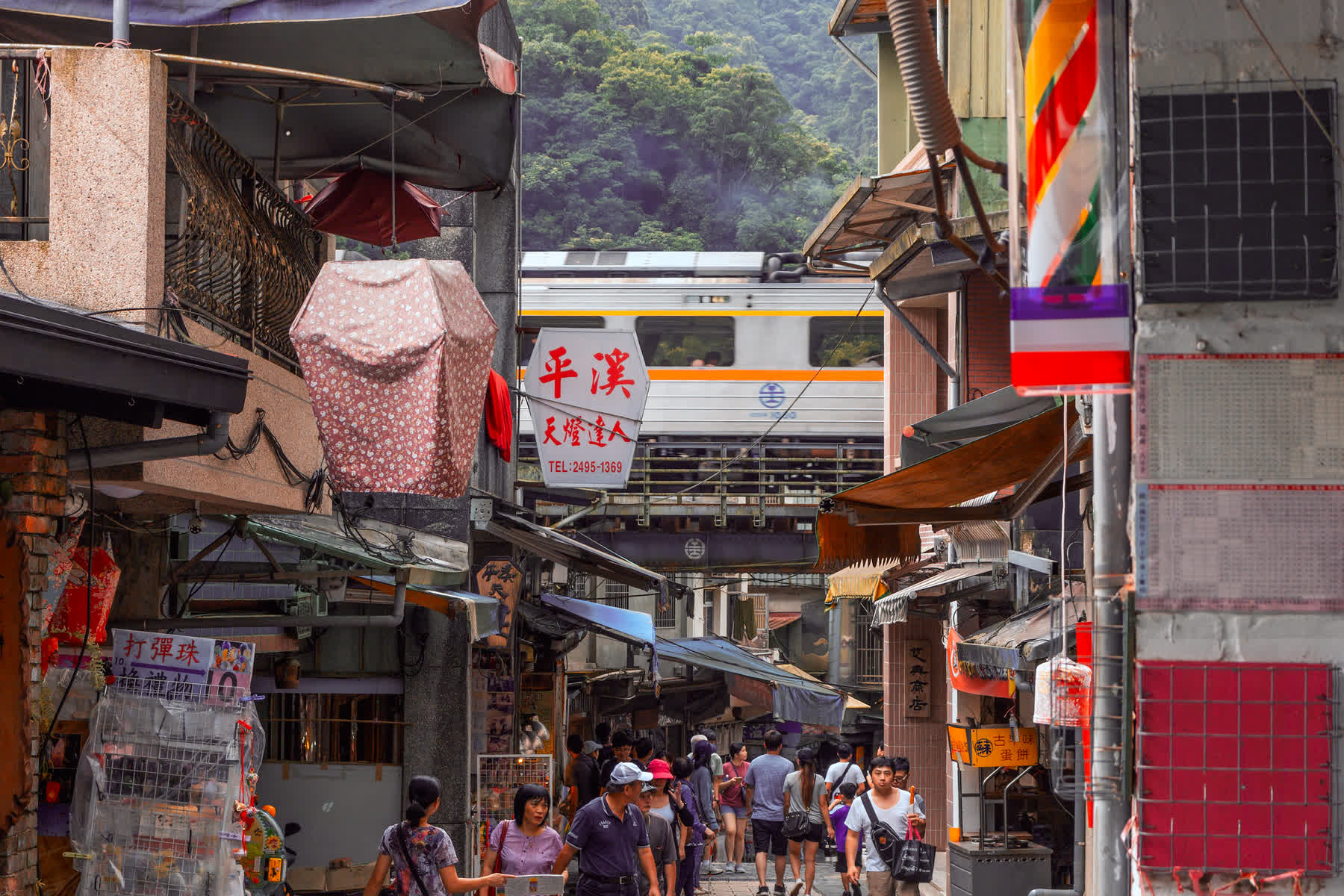 平溪老街第一家天燈店 +平溪第一家天燈專賣店 | 去趣 chicTrip