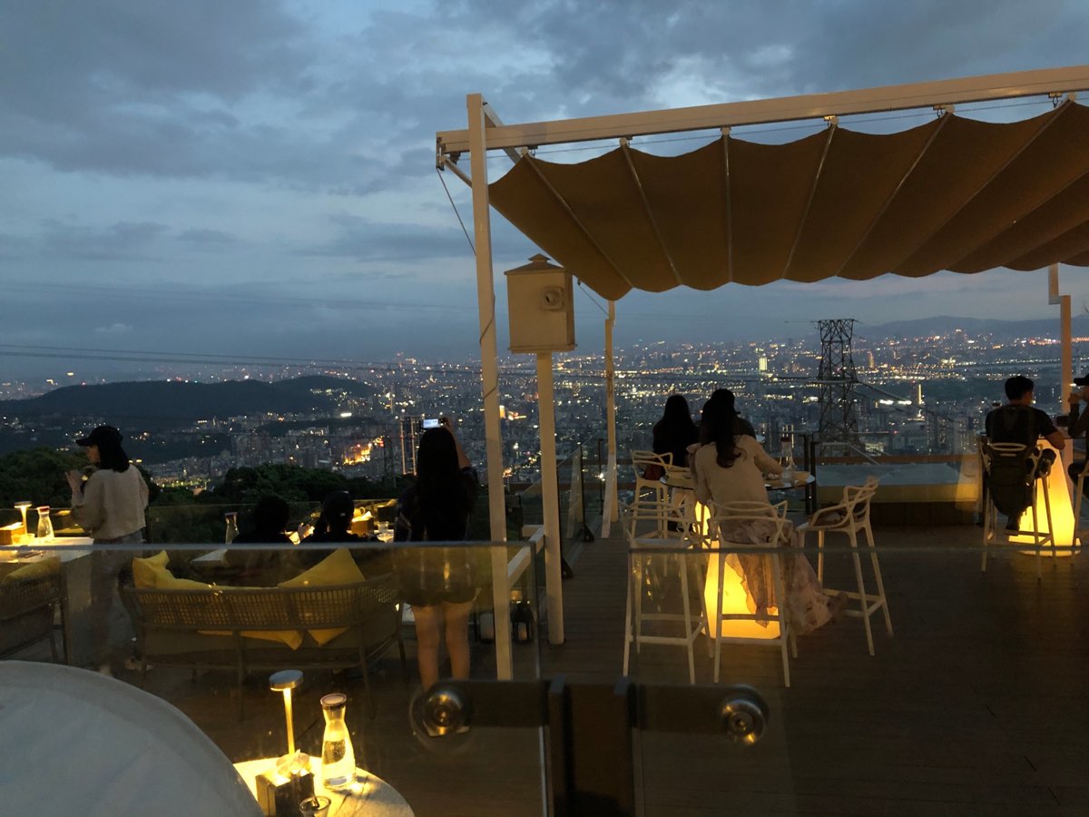 草山夜未眠景觀餐廳 | 去趣 chicTrip