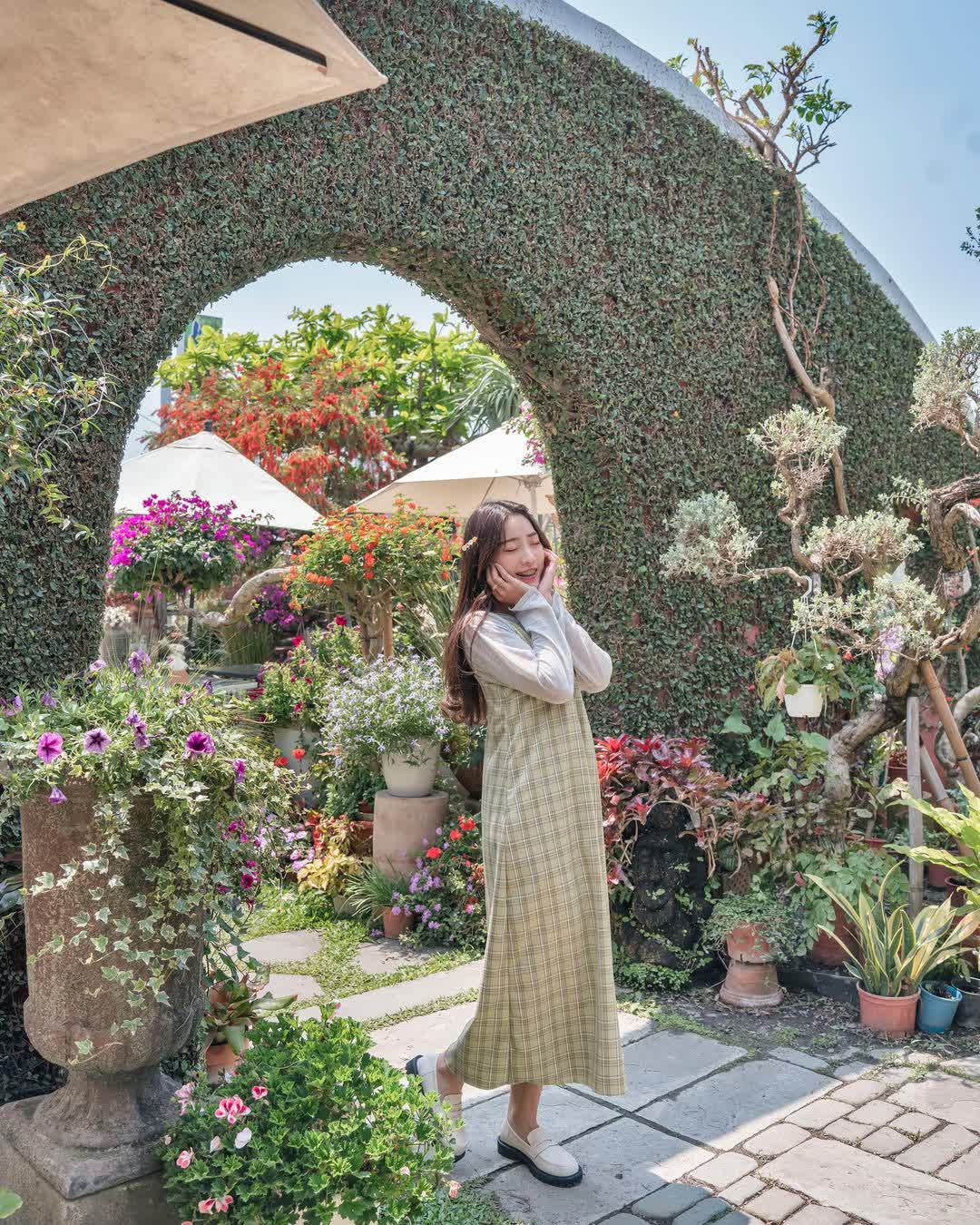 綠海咖啡館 - 田尾景觀餐廳 園藝餐廳 下午茶鬆餅 人氣推薦 熱門打卡 朋友聚會 精緻簡餐 手調咖啡 特色 好評 田尾公路花園餐廳