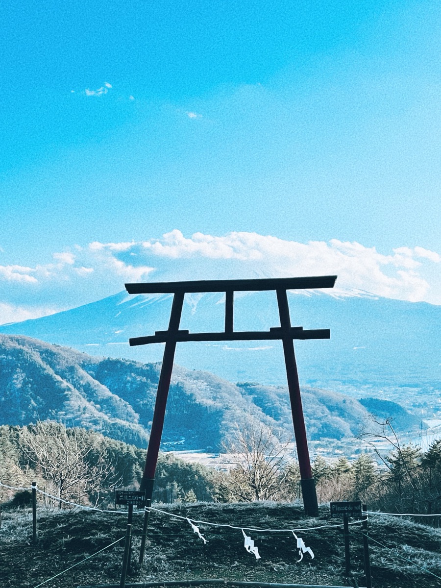 Mount Fuji Distant Worship Site (Tenku no Torii) Torii View | 去趣 chicTrip