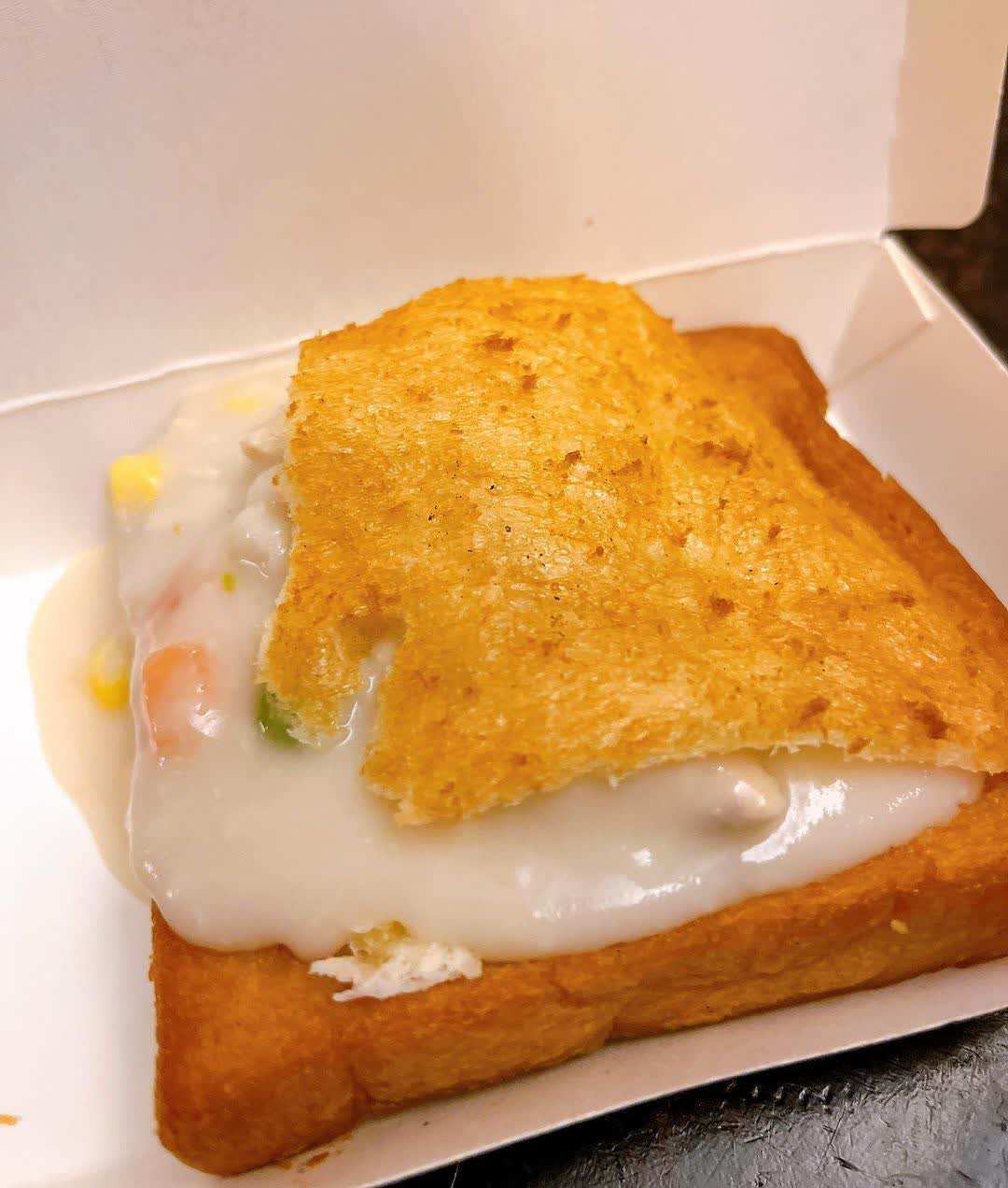 赤崁棺材板