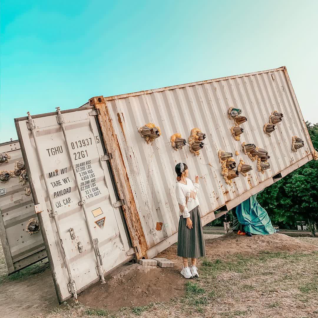 高雄市立美術館