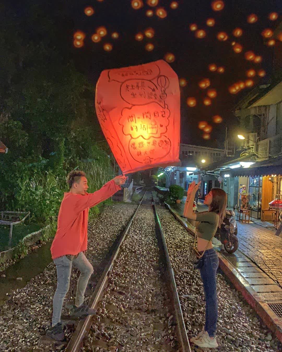 平溪老街第一家天燈店 +平溪第一家天燈專賣店 | 去趣 chicTrip