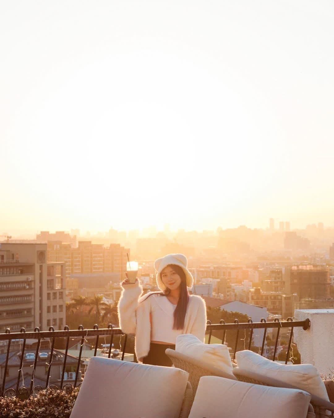 眺高 STAY WITH MOUNTAIN-台中景點 大坑景點 美食推薦 台中景觀餐廳 夜景餐廳 場地租借 慶生派對 咖啡廳 義式料理餐廳 | 去趣 chicTrip