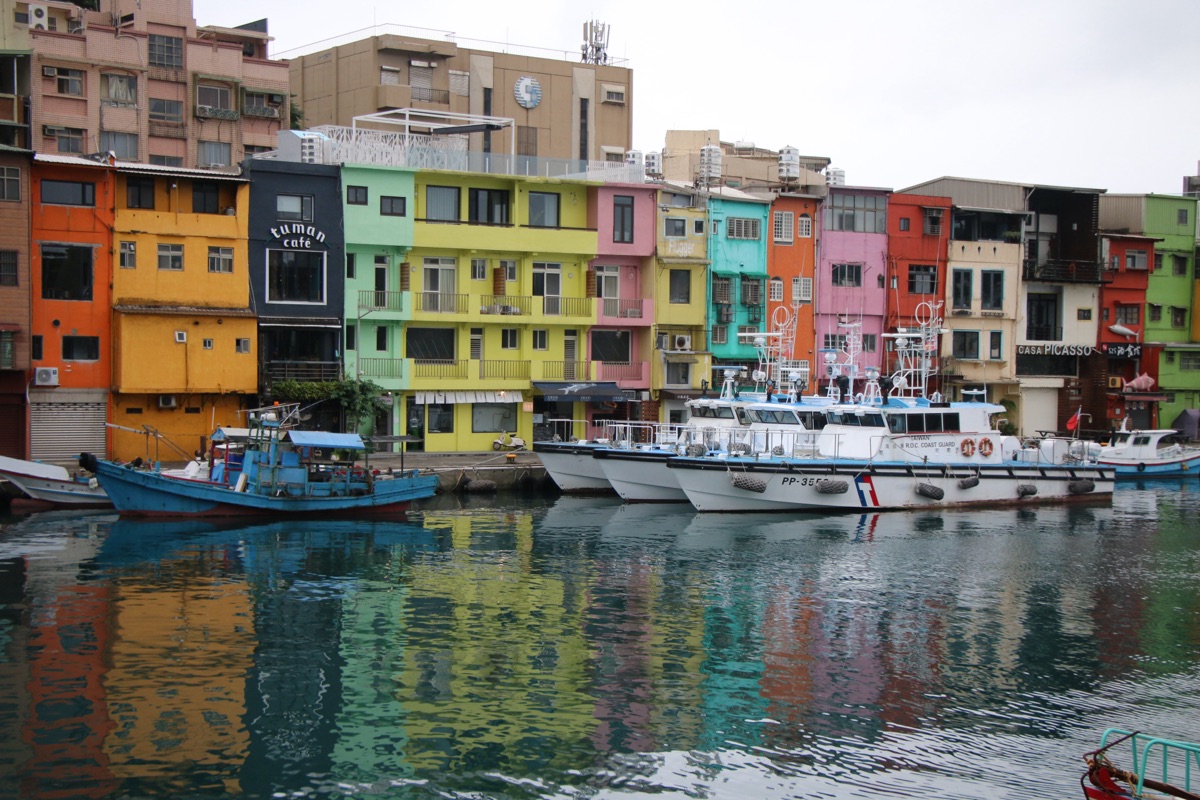 正濱漁港彩色街屋 | 去趣 chicTrip